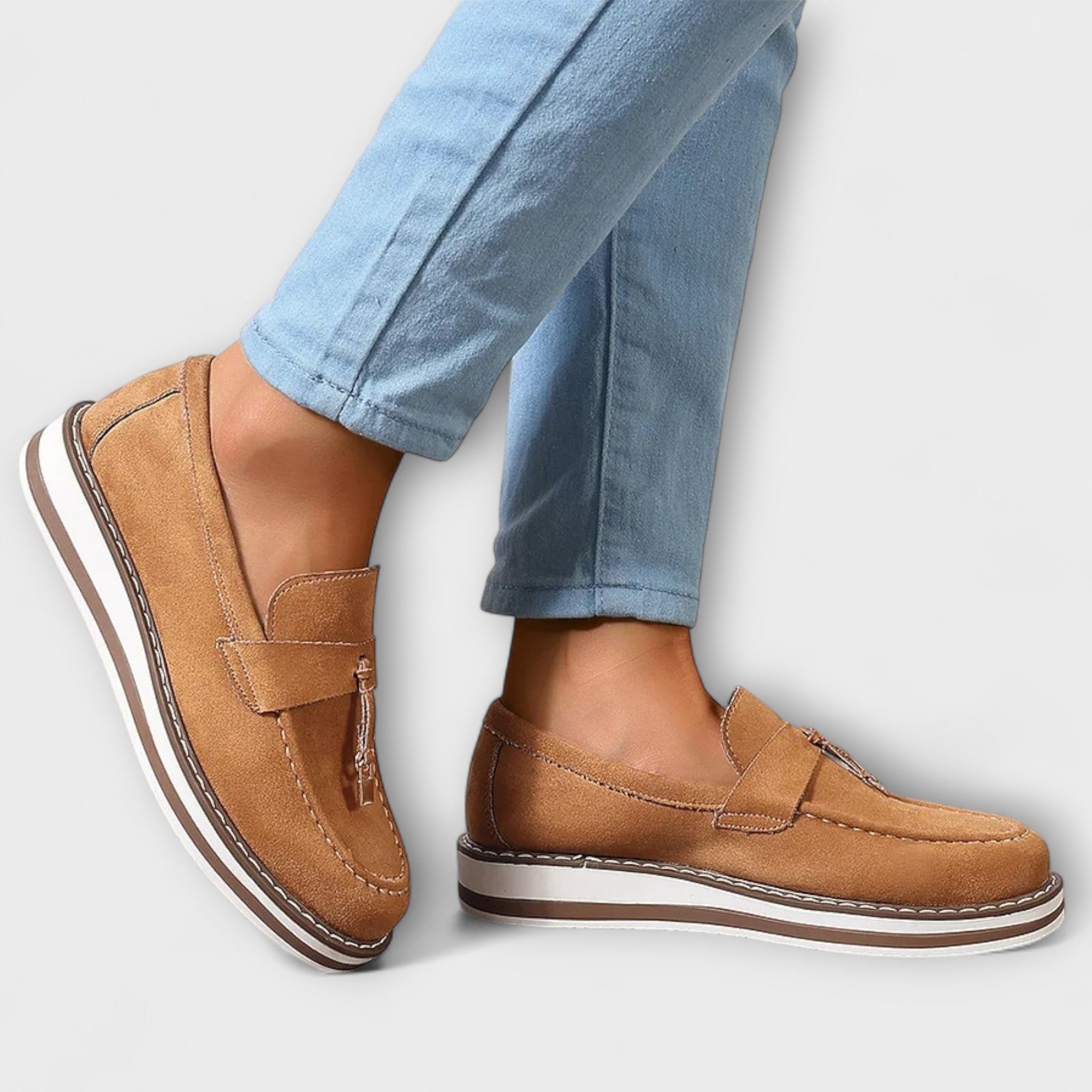 Lila – Casual Shoes with Round Toe