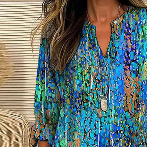 Sophie | Super fashionable green blouse with long sleeves and a V-neck