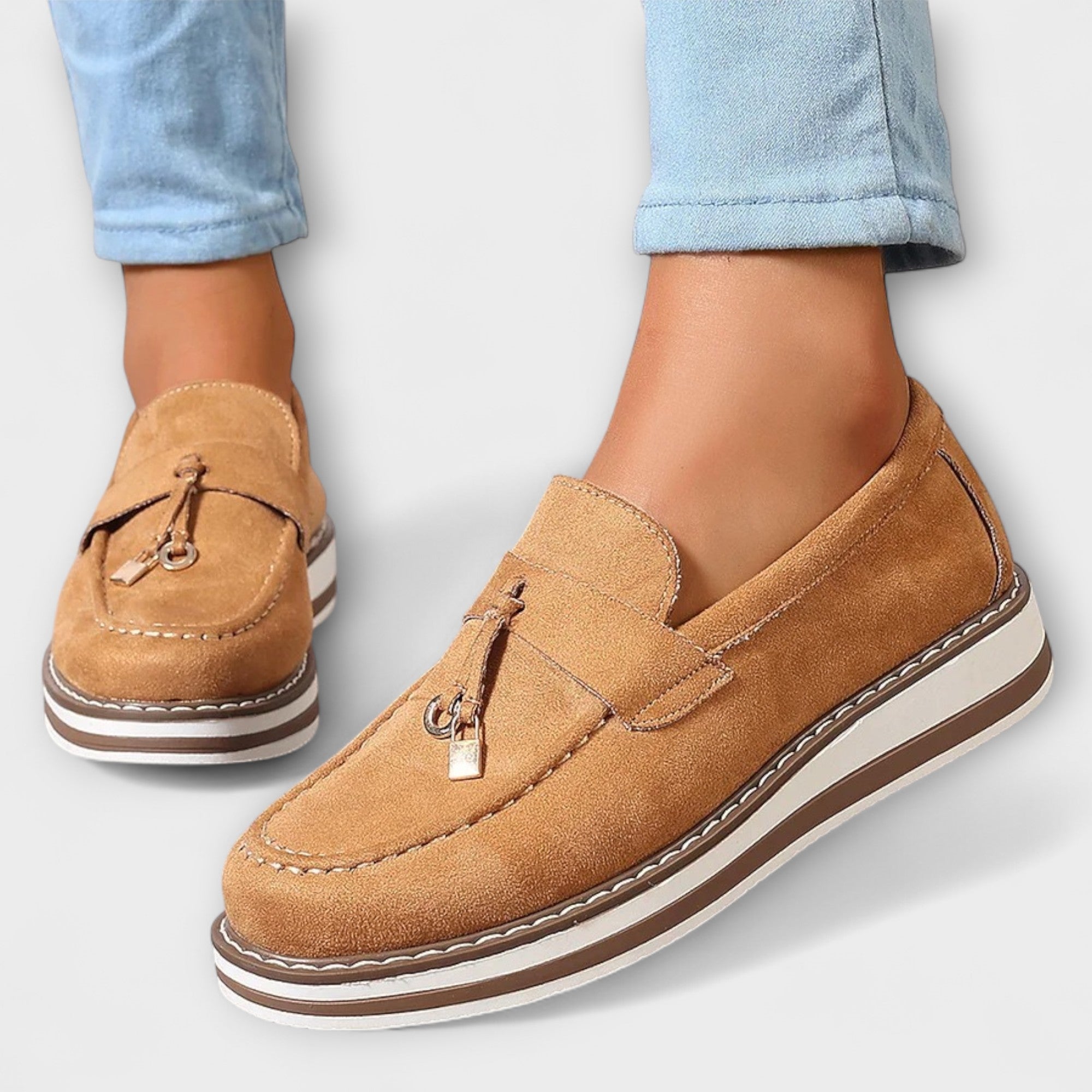 Lila – Casual Shoes with Round Toe